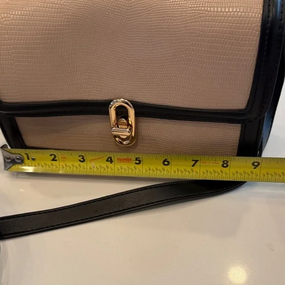 Jules Kae Chic Beige and Black Crossbody Bag - Picture 11 of 14